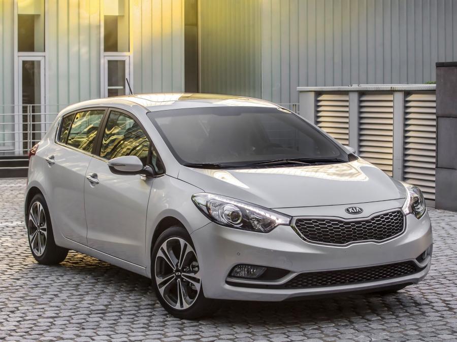  Kia Cerato Hatchback 2013 года  (фото 7 из 14)